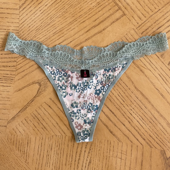 New 2 Pairs LaSenza thong string panties. - Picture 2 of 6